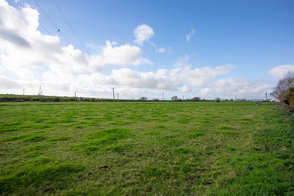 Lot: 32 - SEMI-DETACHED COTTAGE WITH RURAL OUTLOOK - View to the Rear Of the property